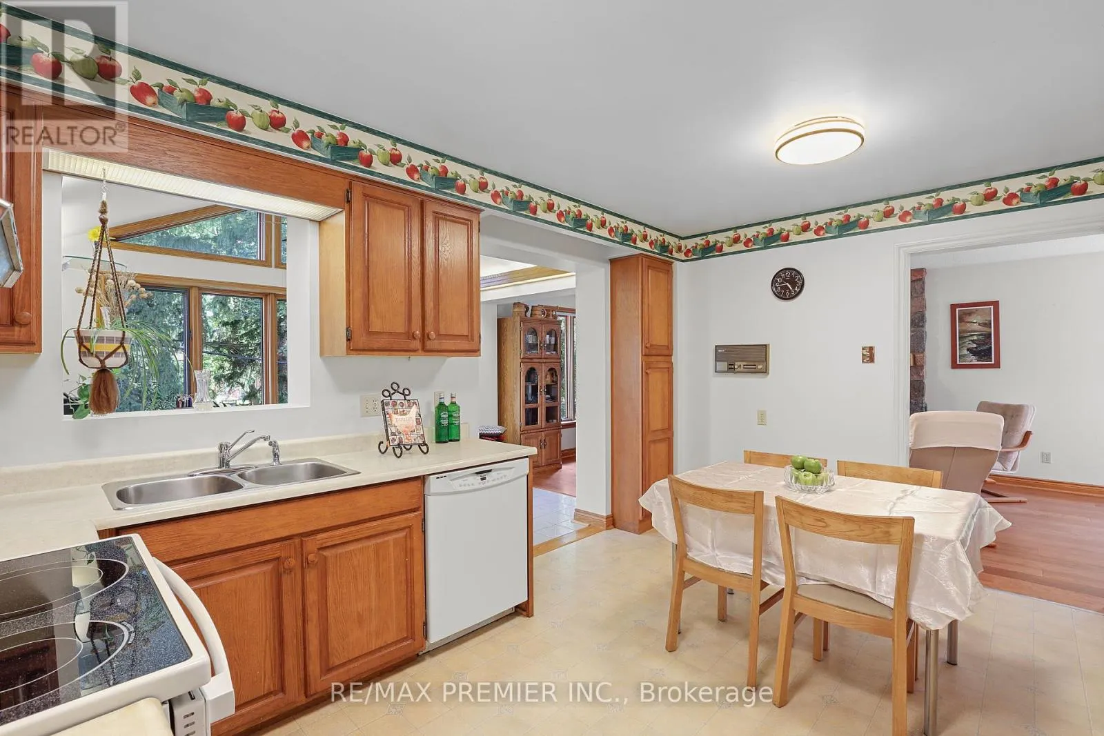 19 TEMAGAMI COURT