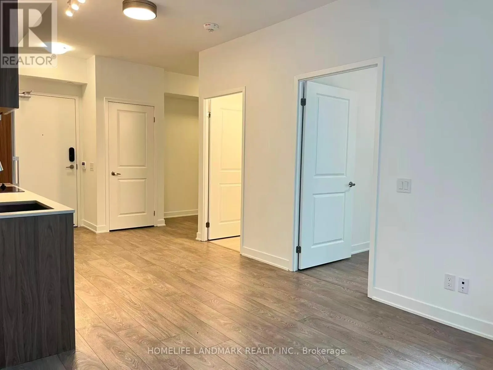 814 - 543 RICHMOND STREET W