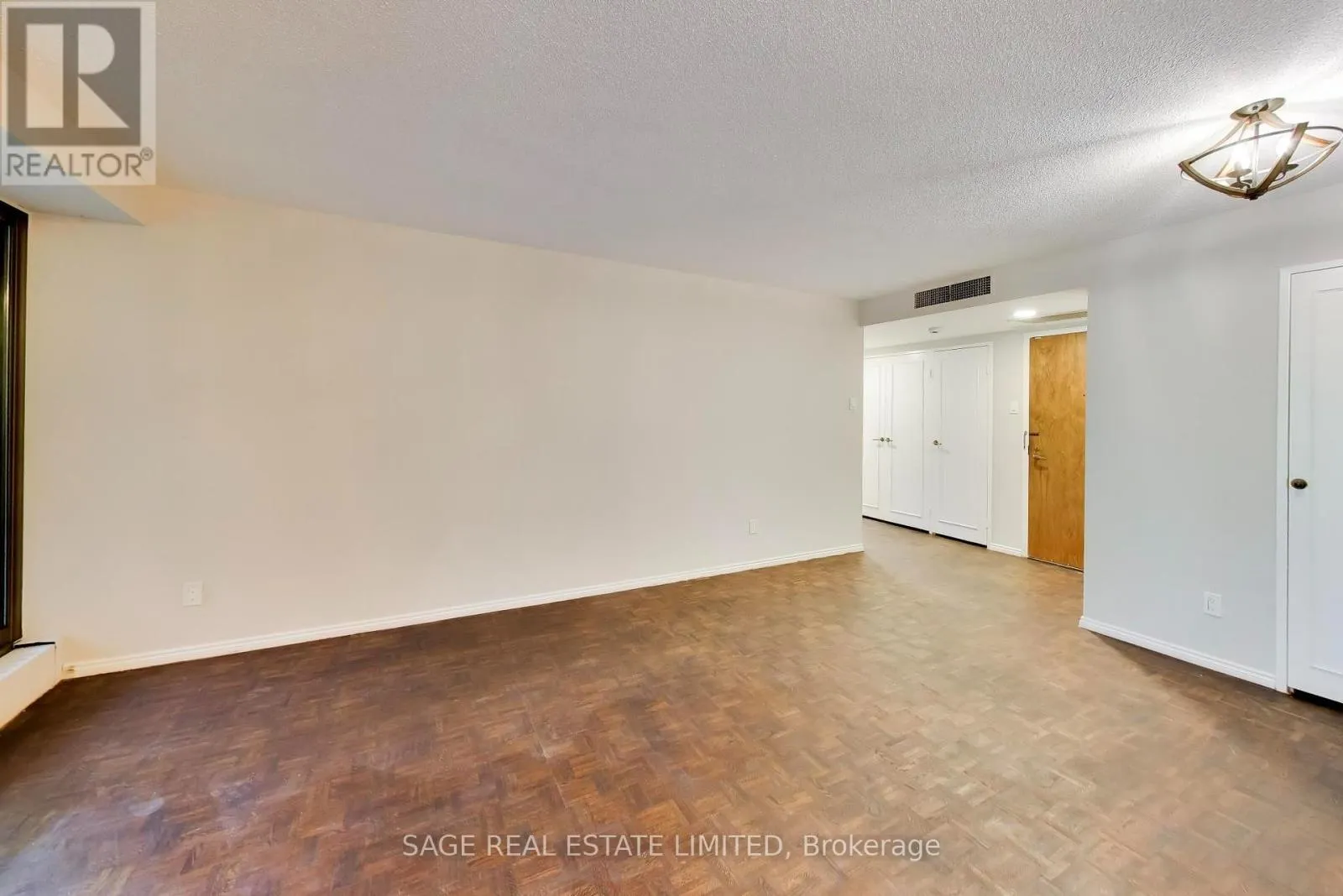 404 - 63 ST CLAIR AVENUE
