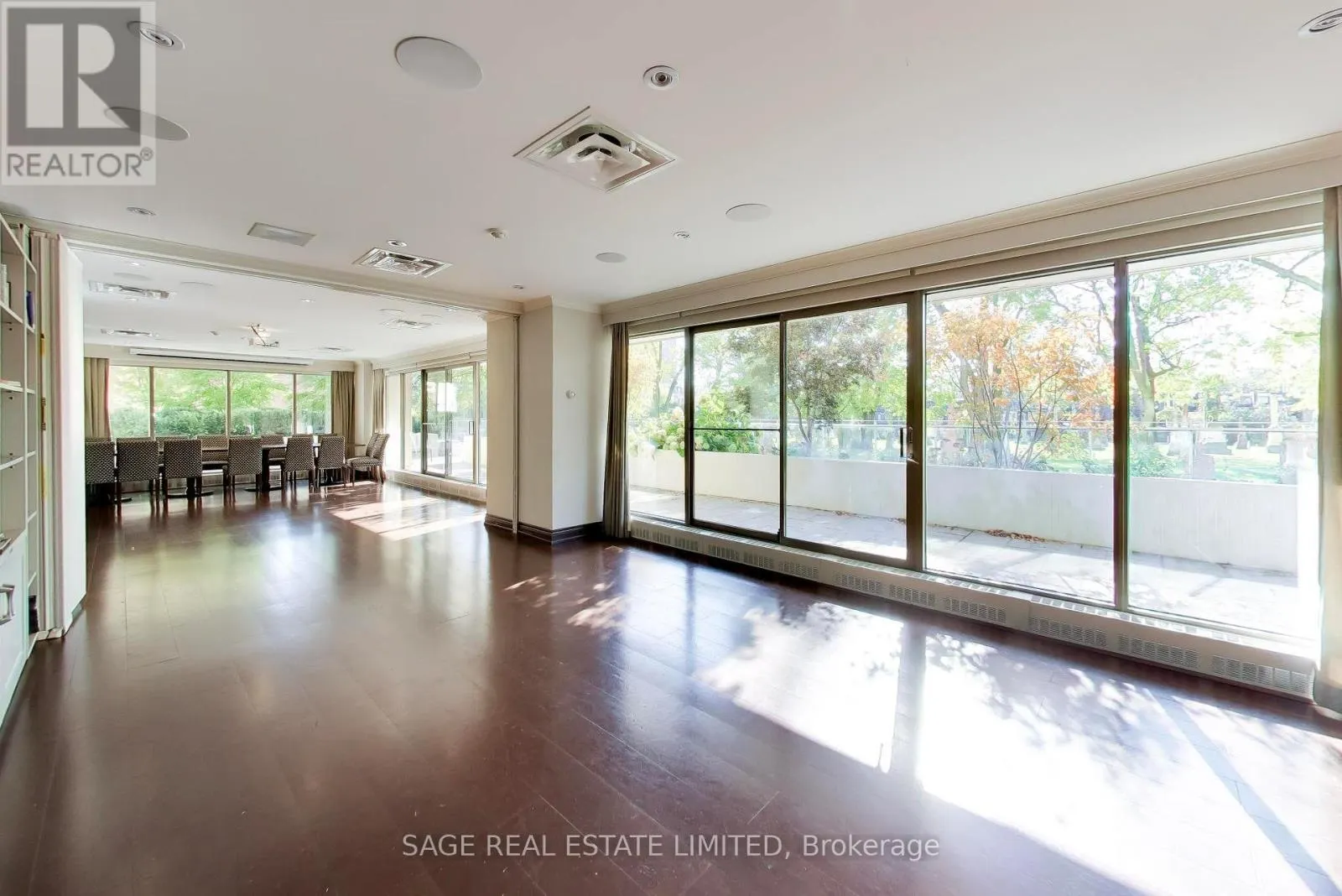 404 - 63 ST CLAIR AVENUE
