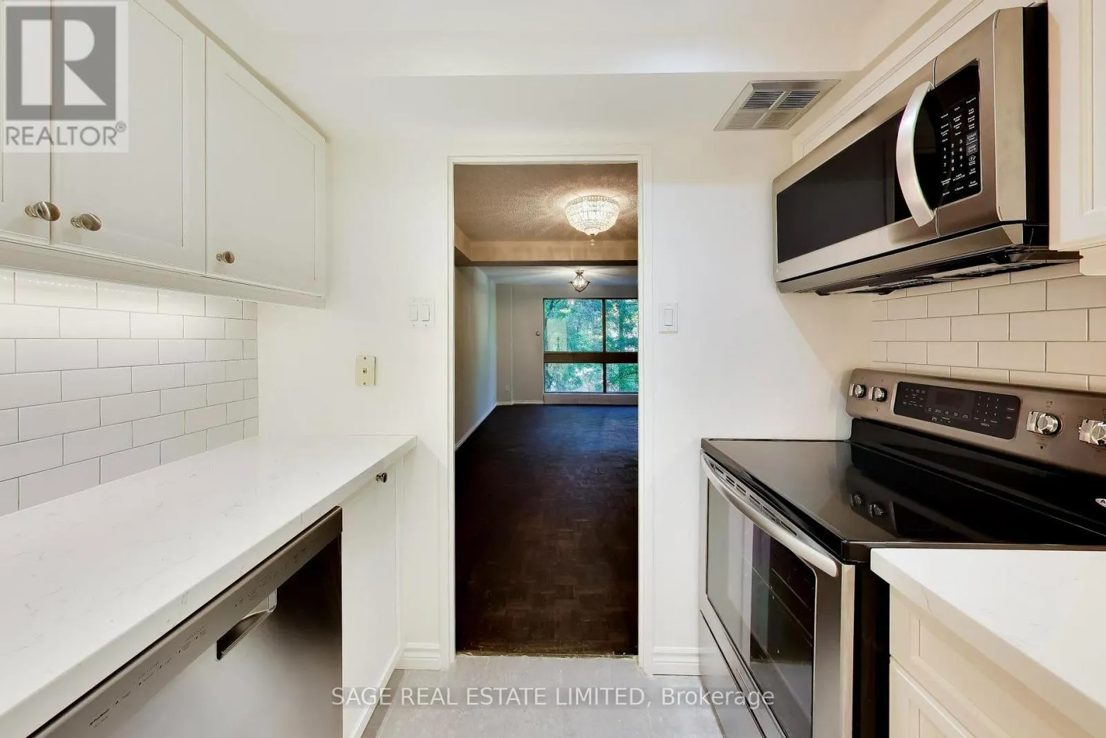 404 - 63 ST CLAIR AVENUE