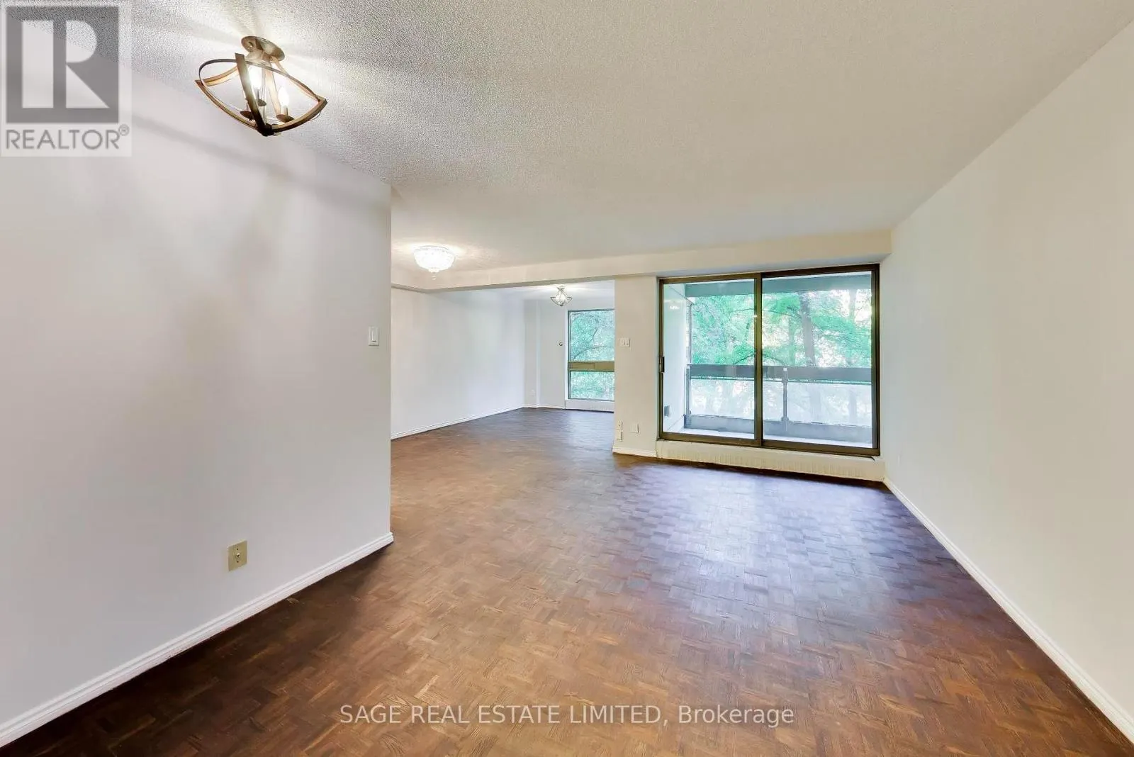 404 - 63 ST CLAIR AVENUE