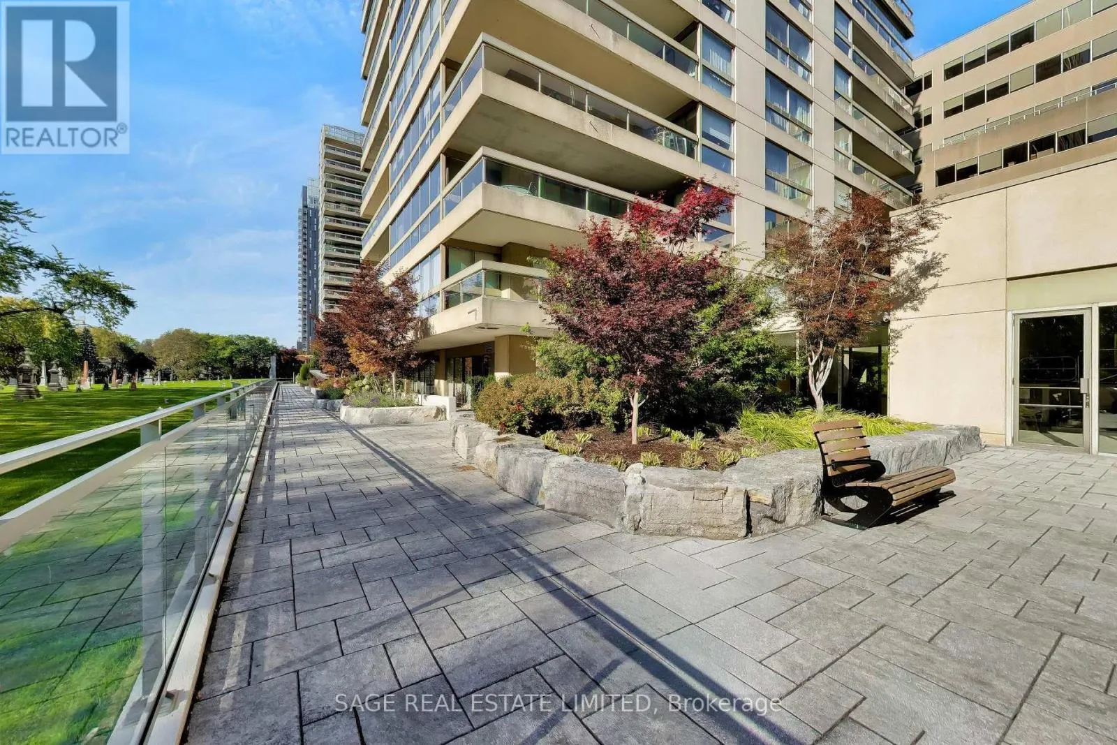 404 - 63 ST CLAIR AVENUE