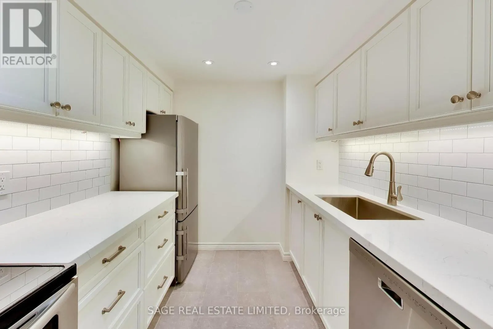 404 - 63 ST CLAIR AVENUE