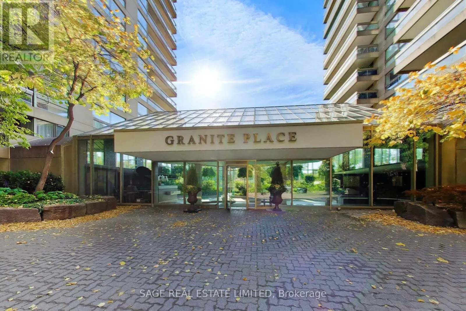 404 - 63 ST CLAIR AVENUE