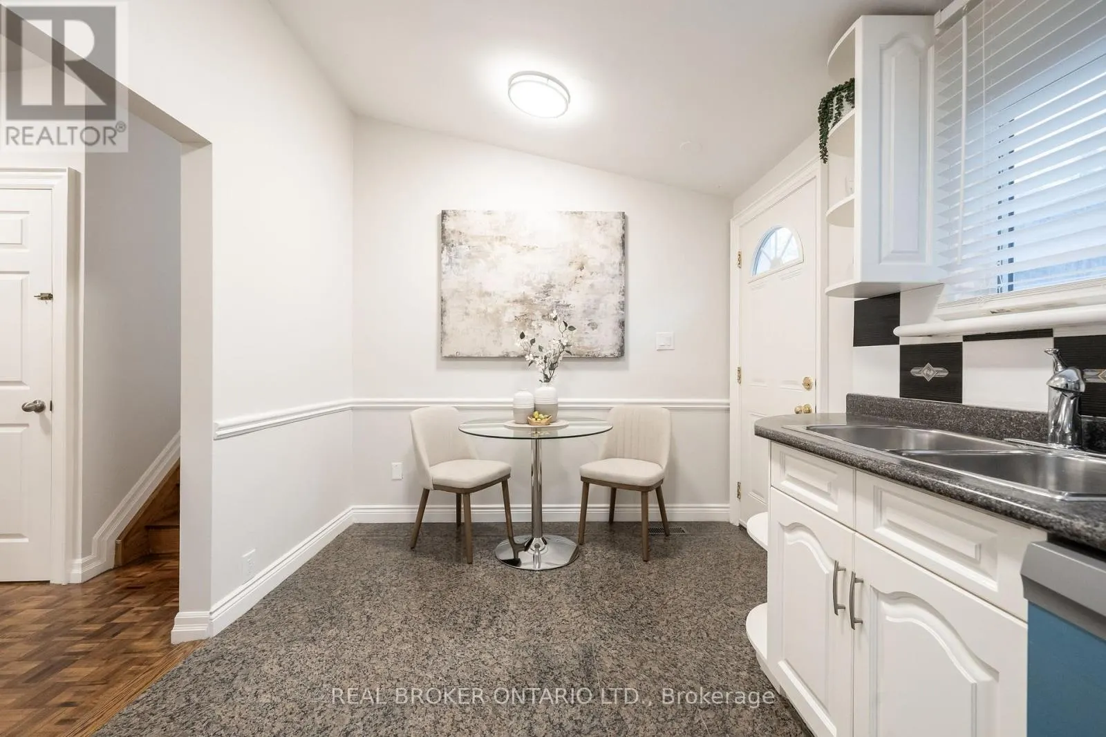 53 KINGSLAKE ROAD