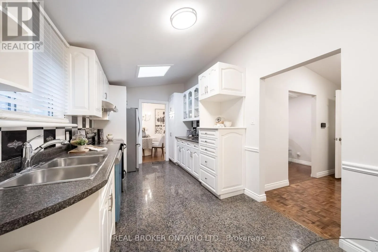 53 KINGSLAKE ROAD