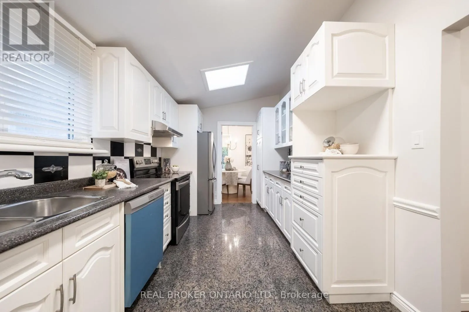 53 KINGSLAKE ROAD