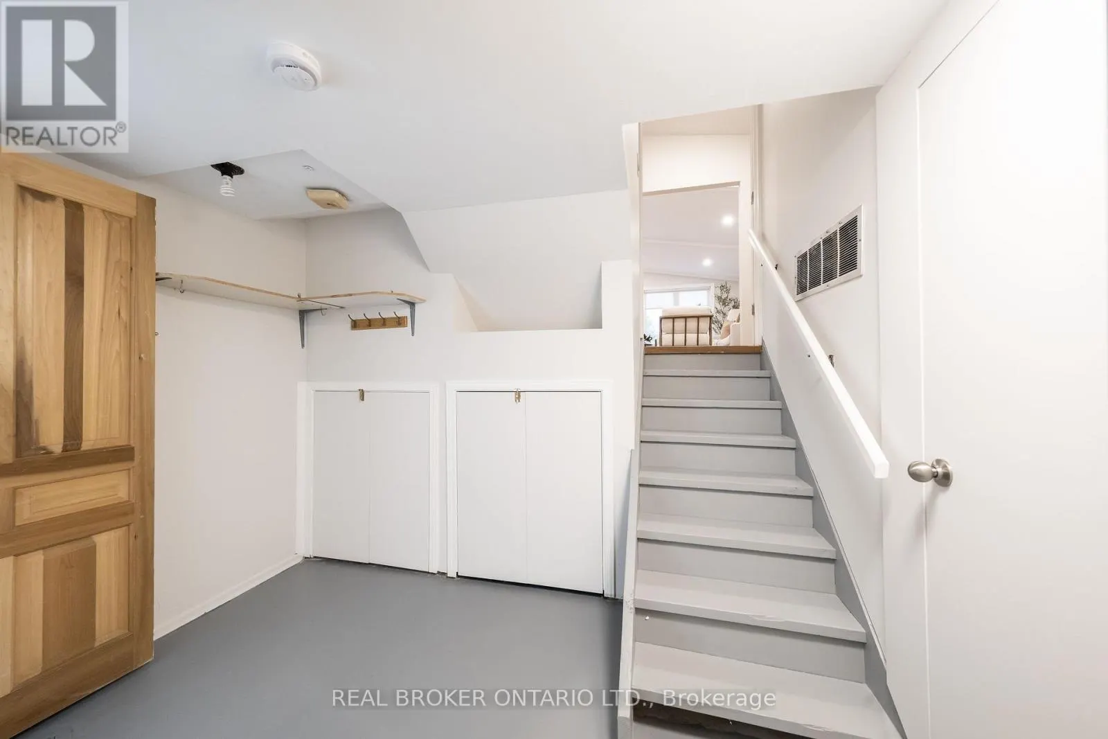 53 KINGSLAKE ROAD