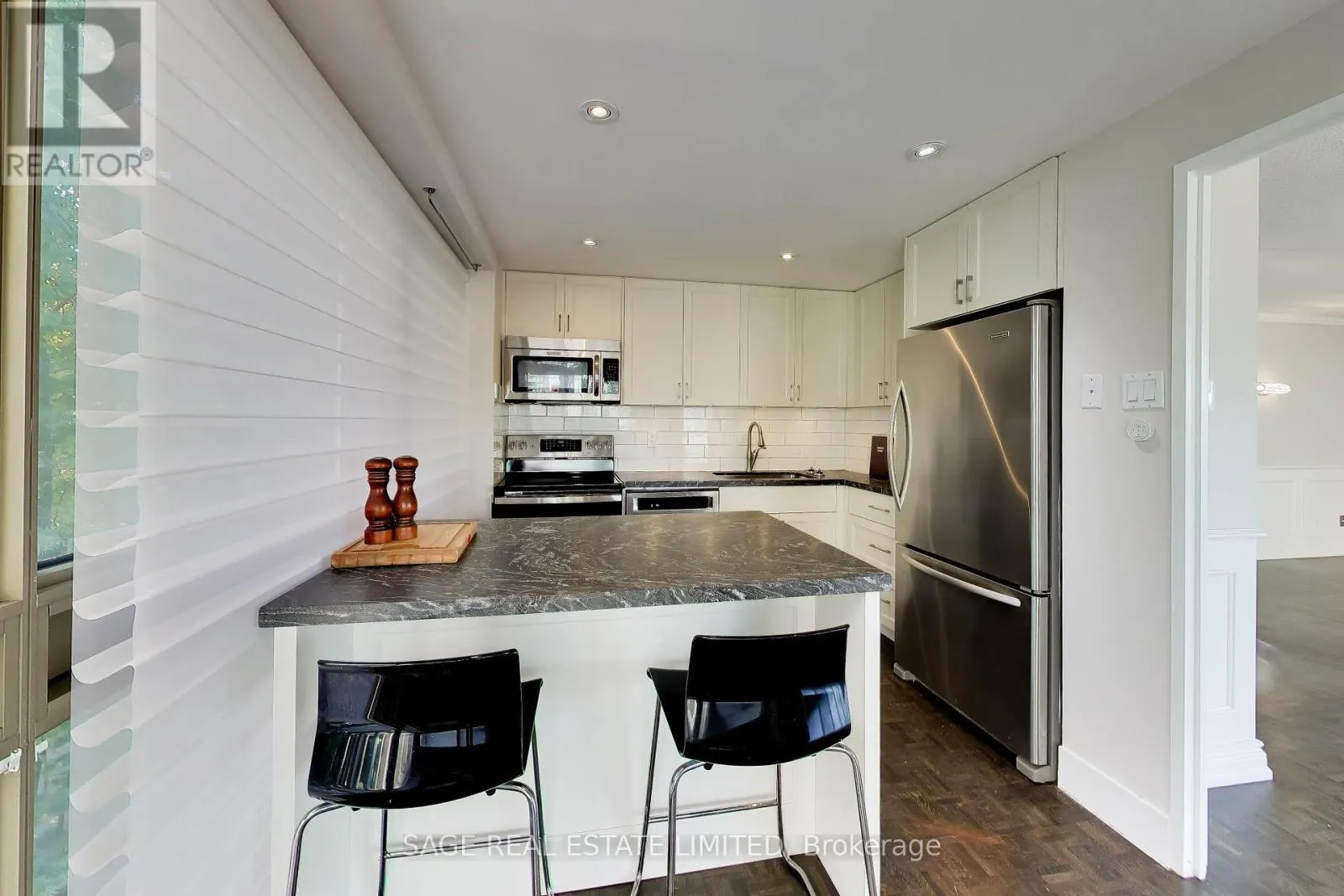 403 - 63 ST CLAIR AVENUE W