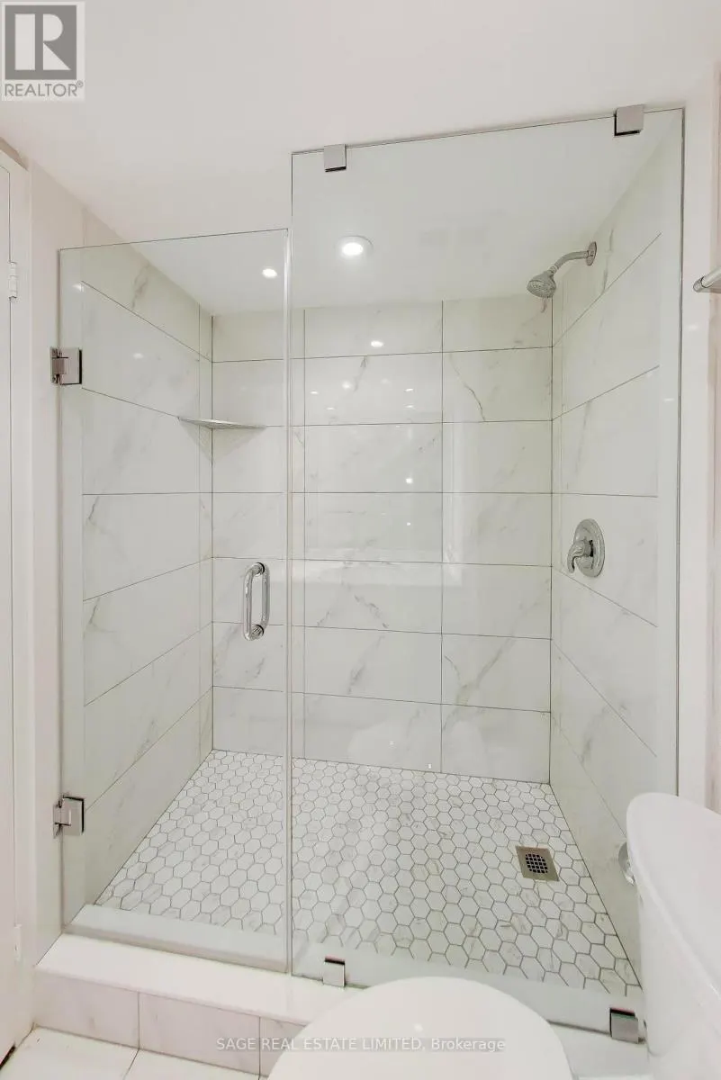 403 - 63 ST CLAIR AVENUE W