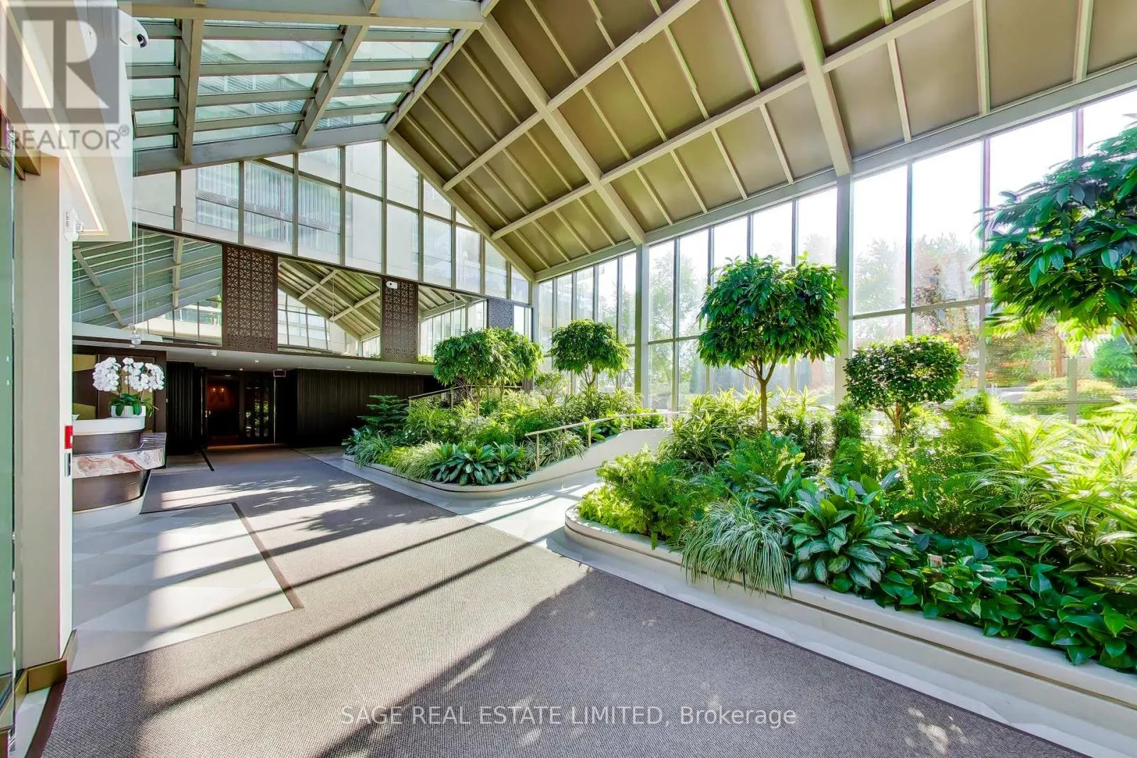 403 - 63 ST CLAIR AVENUE W