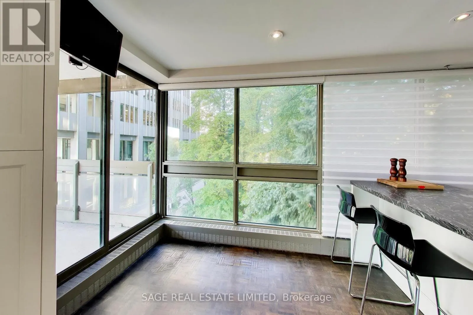403 - 63 ST CLAIR AVENUE W