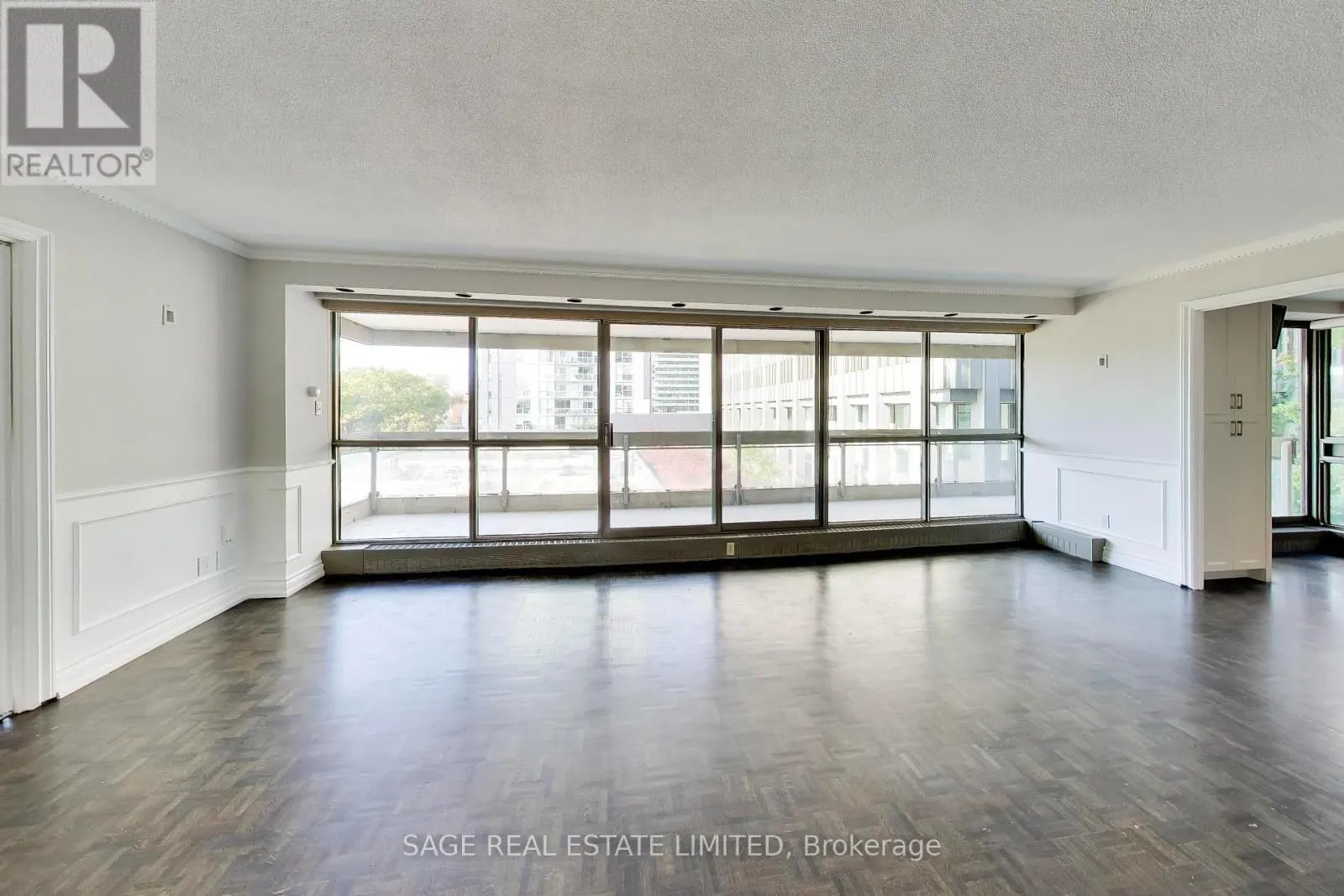 403 - 63 ST CLAIR AVENUE W