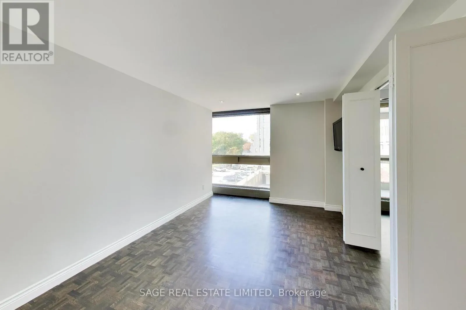 403 - 63 ST CLAIR AVENUE W