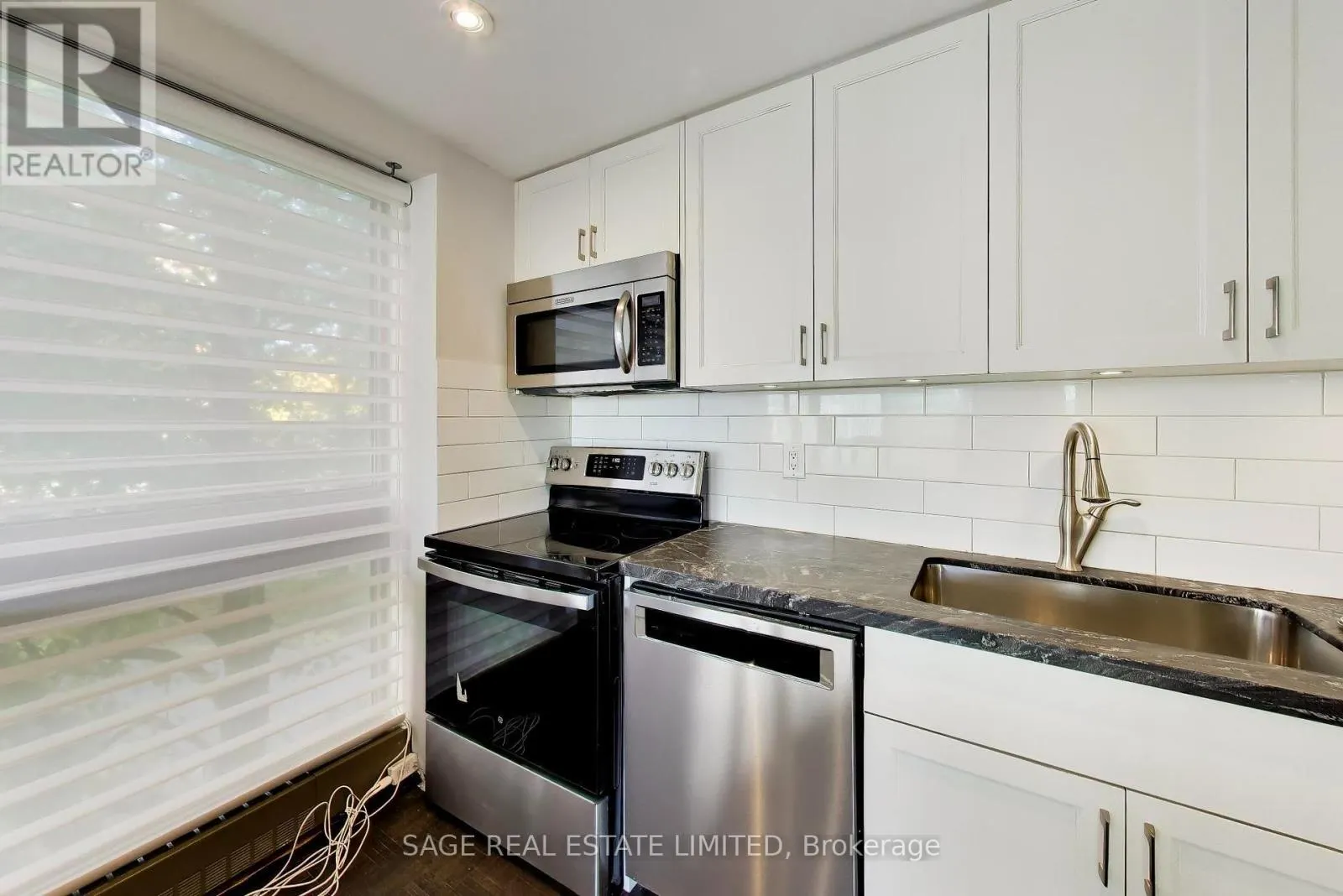 403 - 63 ST CLAIR AVENUE W
