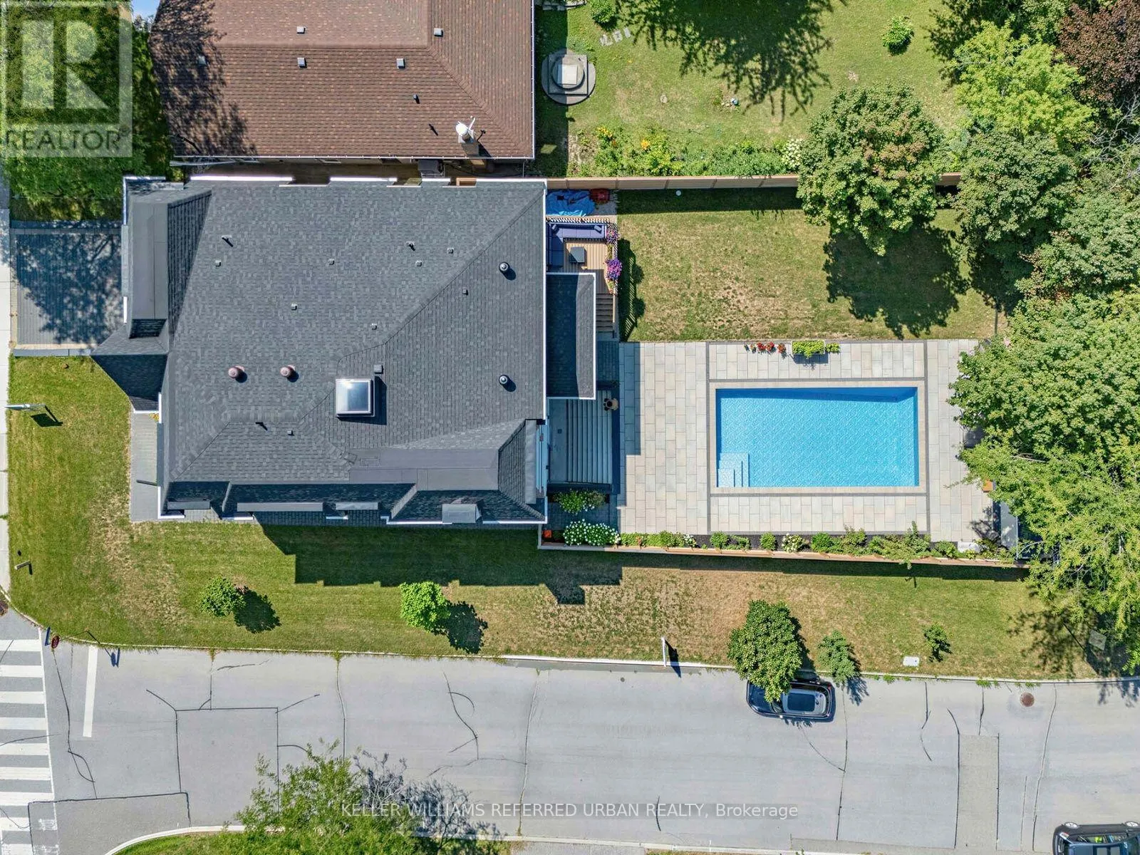 35 LLOYDMINSTER CRESCENT