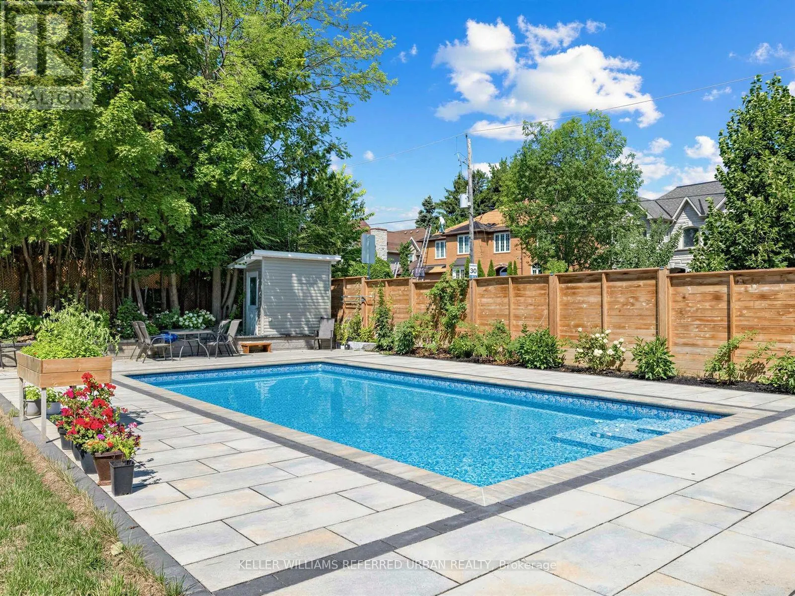 35 LLOYDMINSTER CRESCENT
