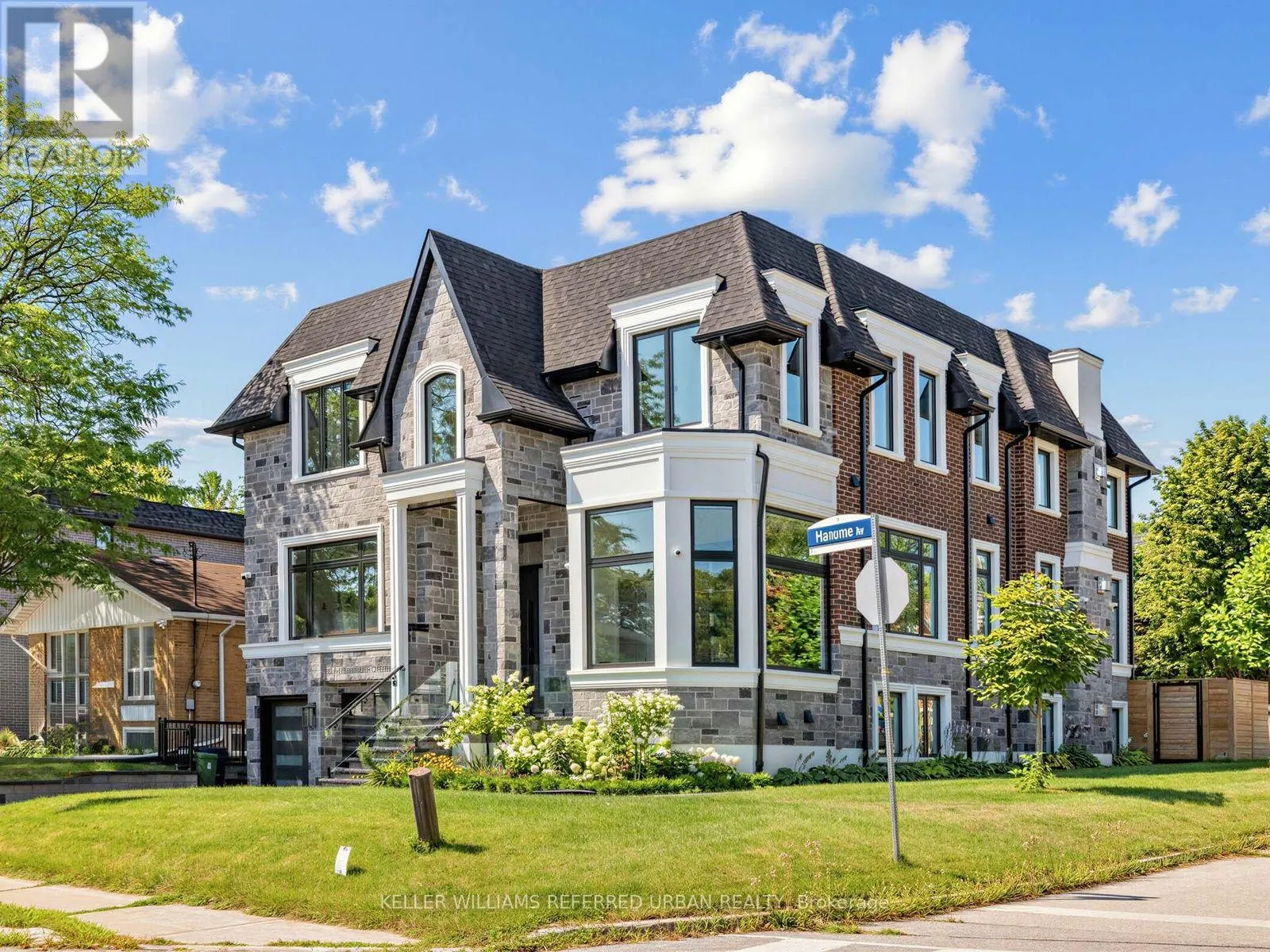 35 LLOYDMINSTER CRESCENT