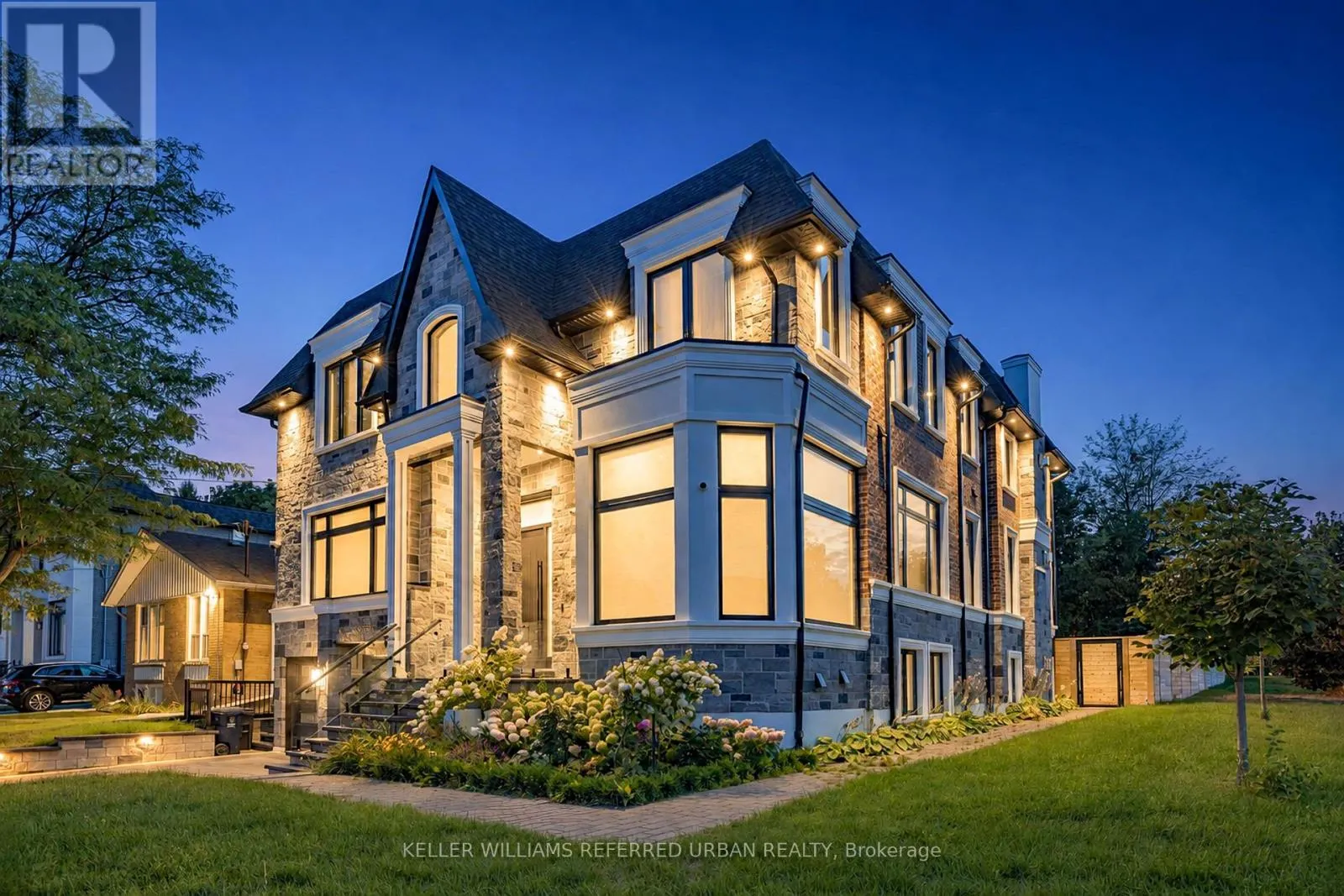 35 LLOYDMINSTER CRESCENT