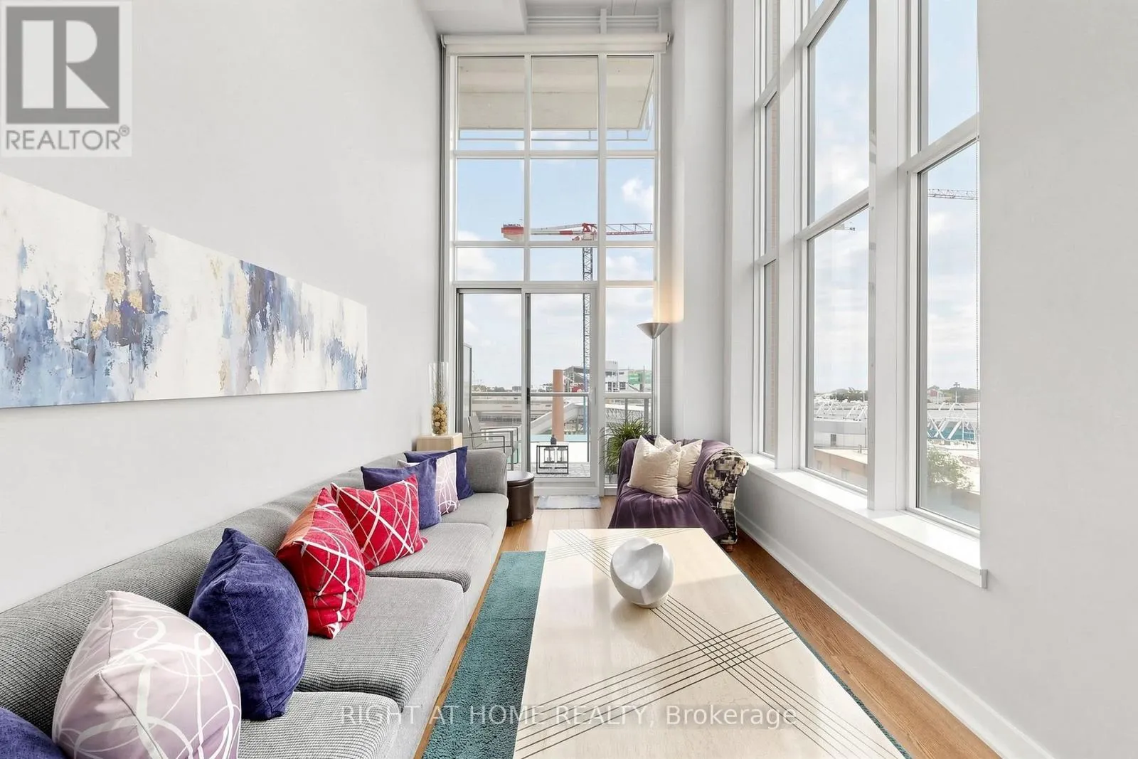 510 - 5 HANNA AVENUE