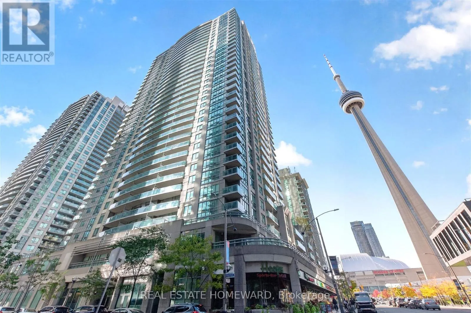 311 - 30 GRAND TRUNK CRESCENT