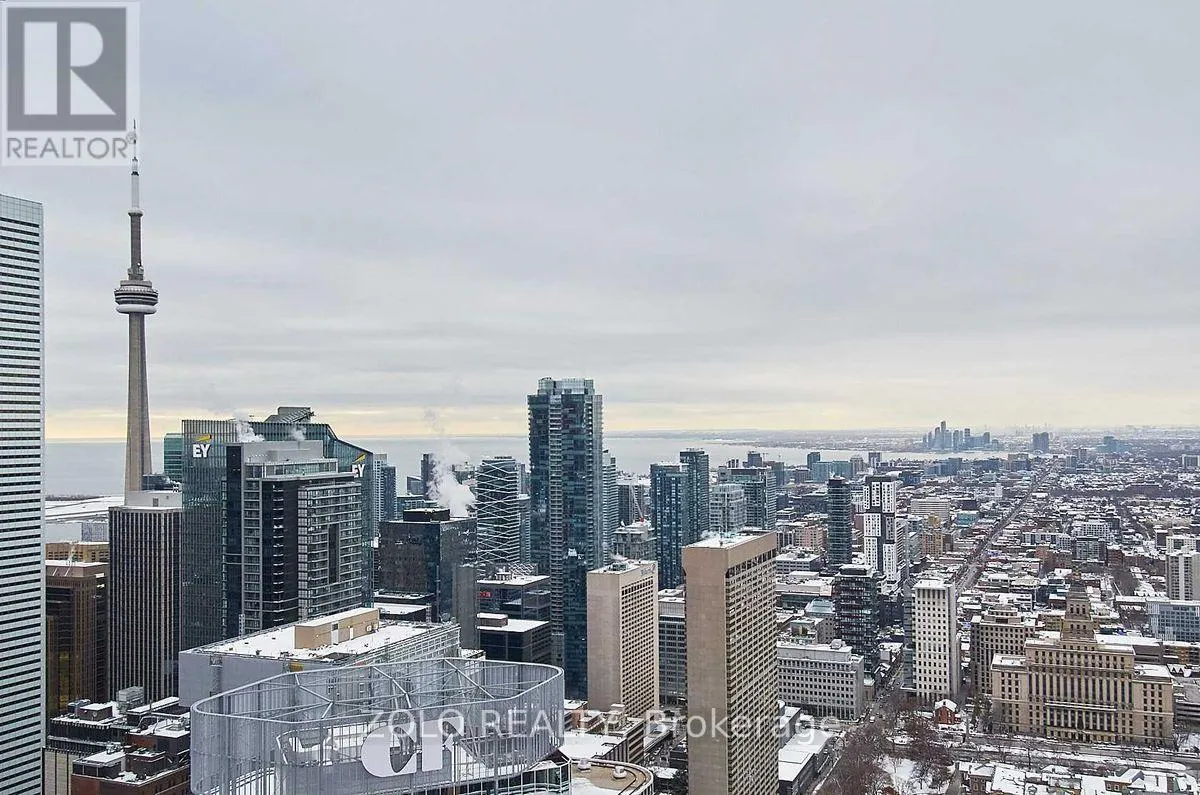 5611 - 197 YONGE STREET