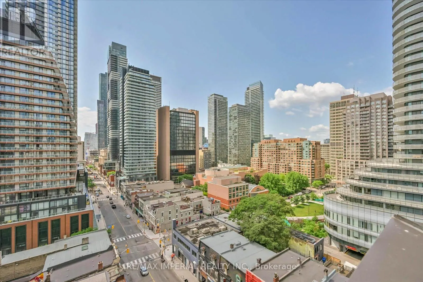 913 - 555 YONGE STREET