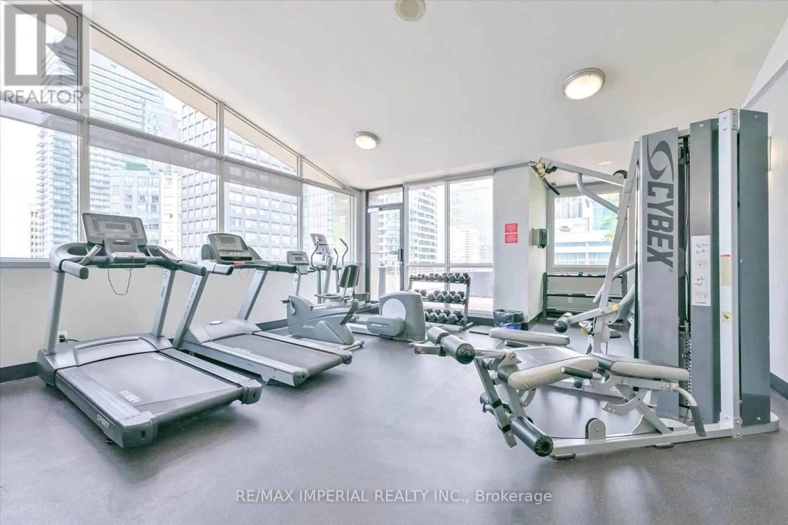 913 - 555 YONGE STREET