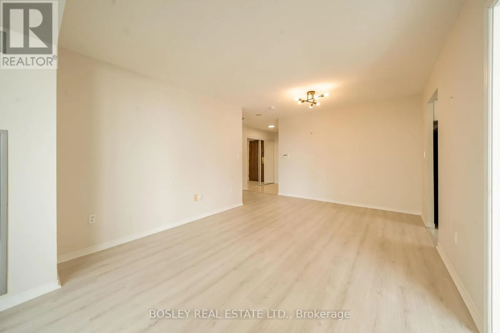 502 - 1 PEMBERTON AVENUE