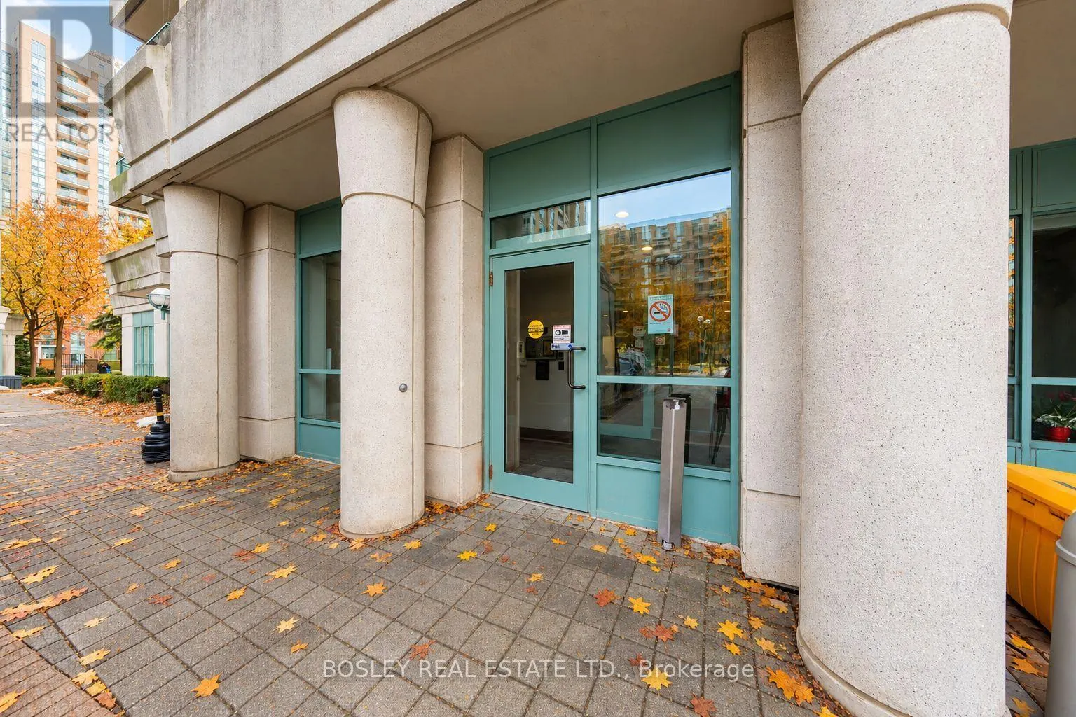 502 - 1 PEMBERTON AVENUE