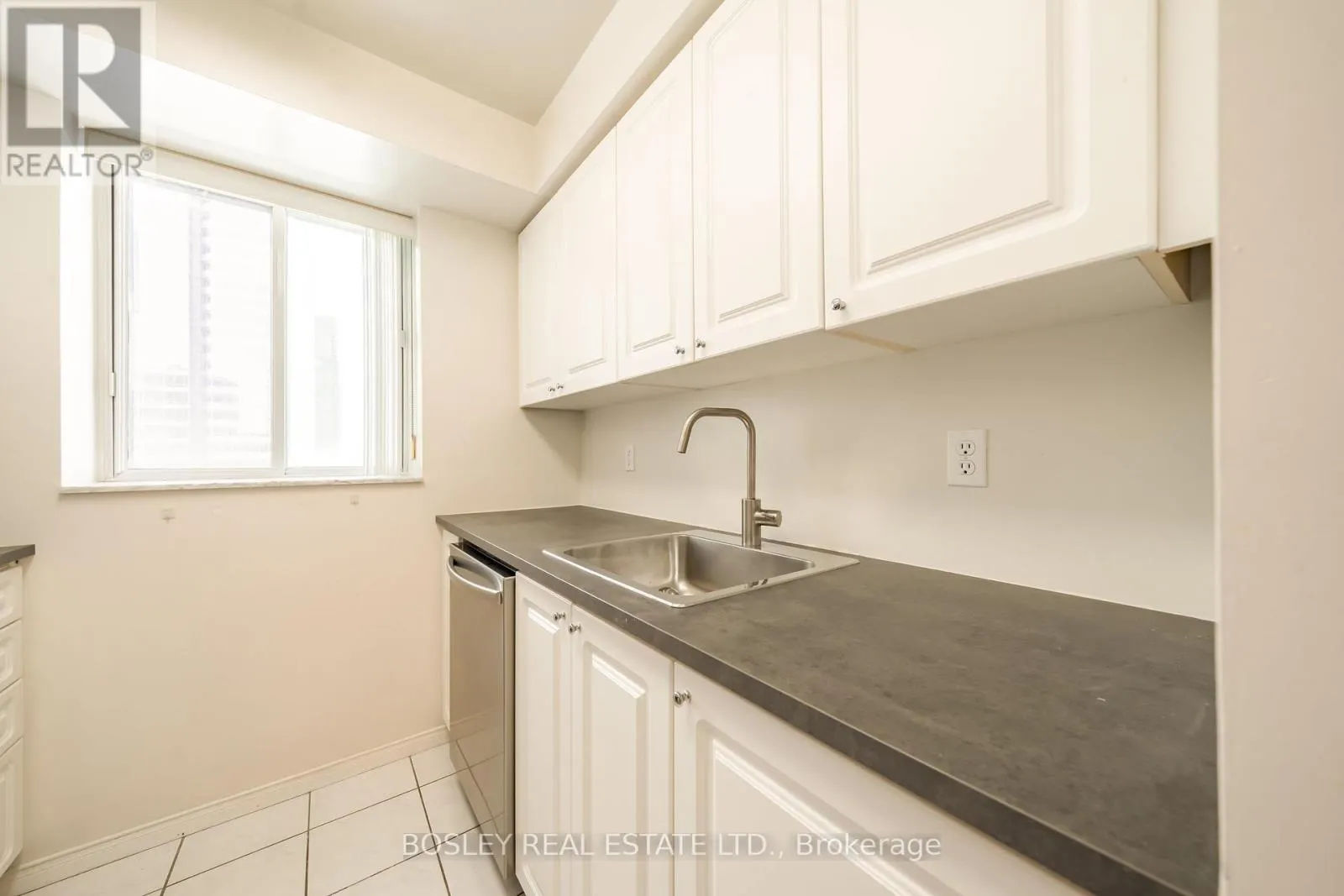 502 - 1 PEMBERTON AVENUE