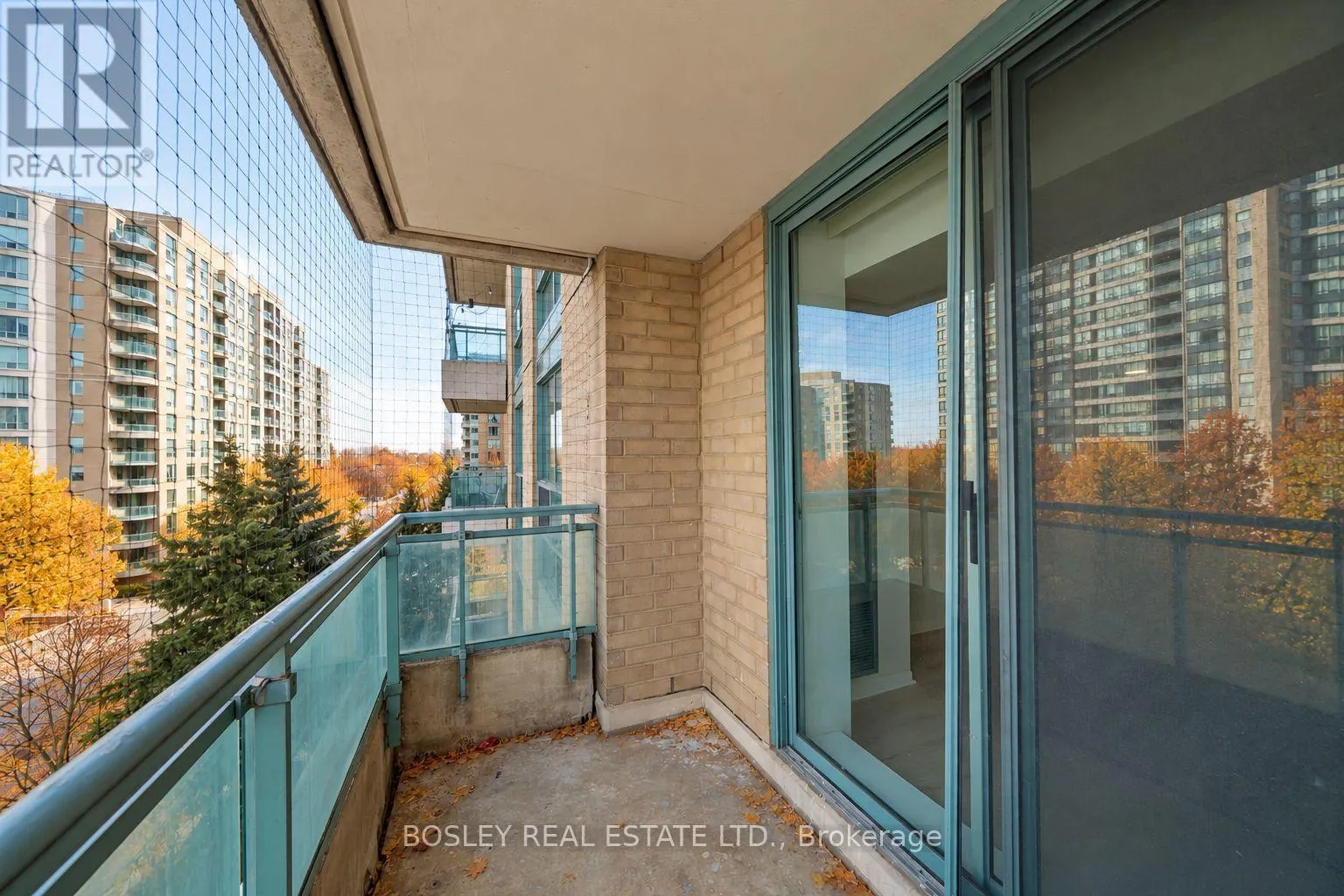 502 - 1 PEMBERTON AVENUE