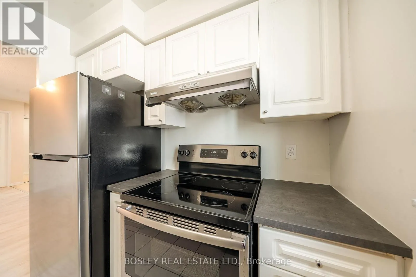 502 - 1 PEMBERTON AVENUE