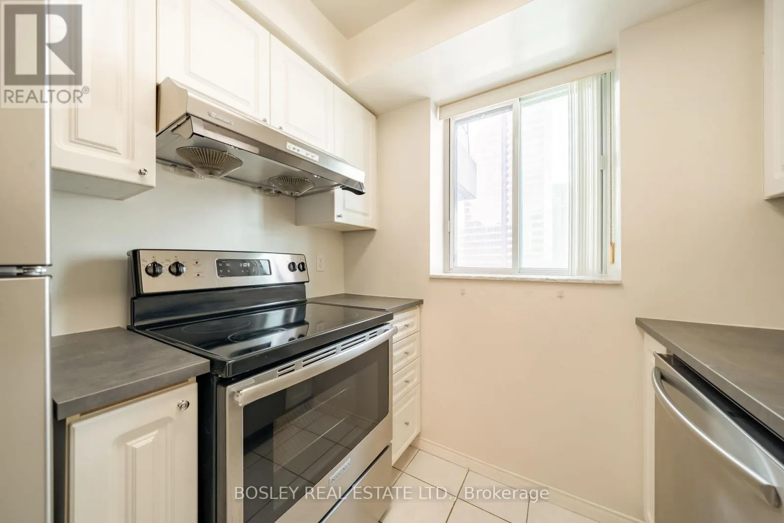 502 - 1 PEMBERTON AVENUE