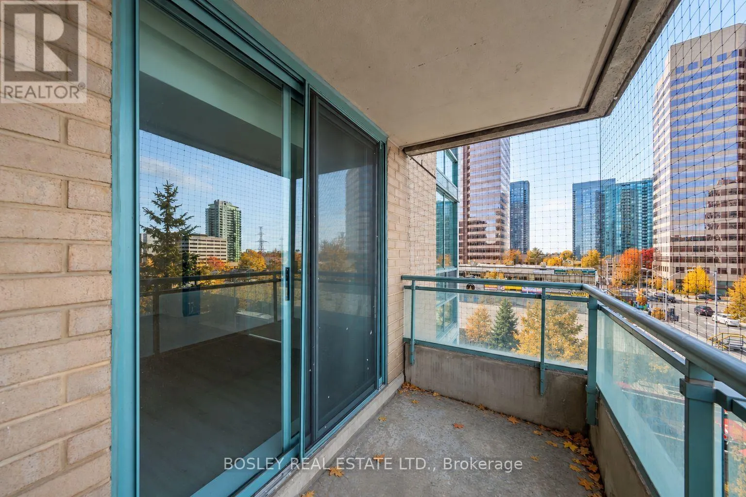 502 - 1 PEMBERTON AVENUE