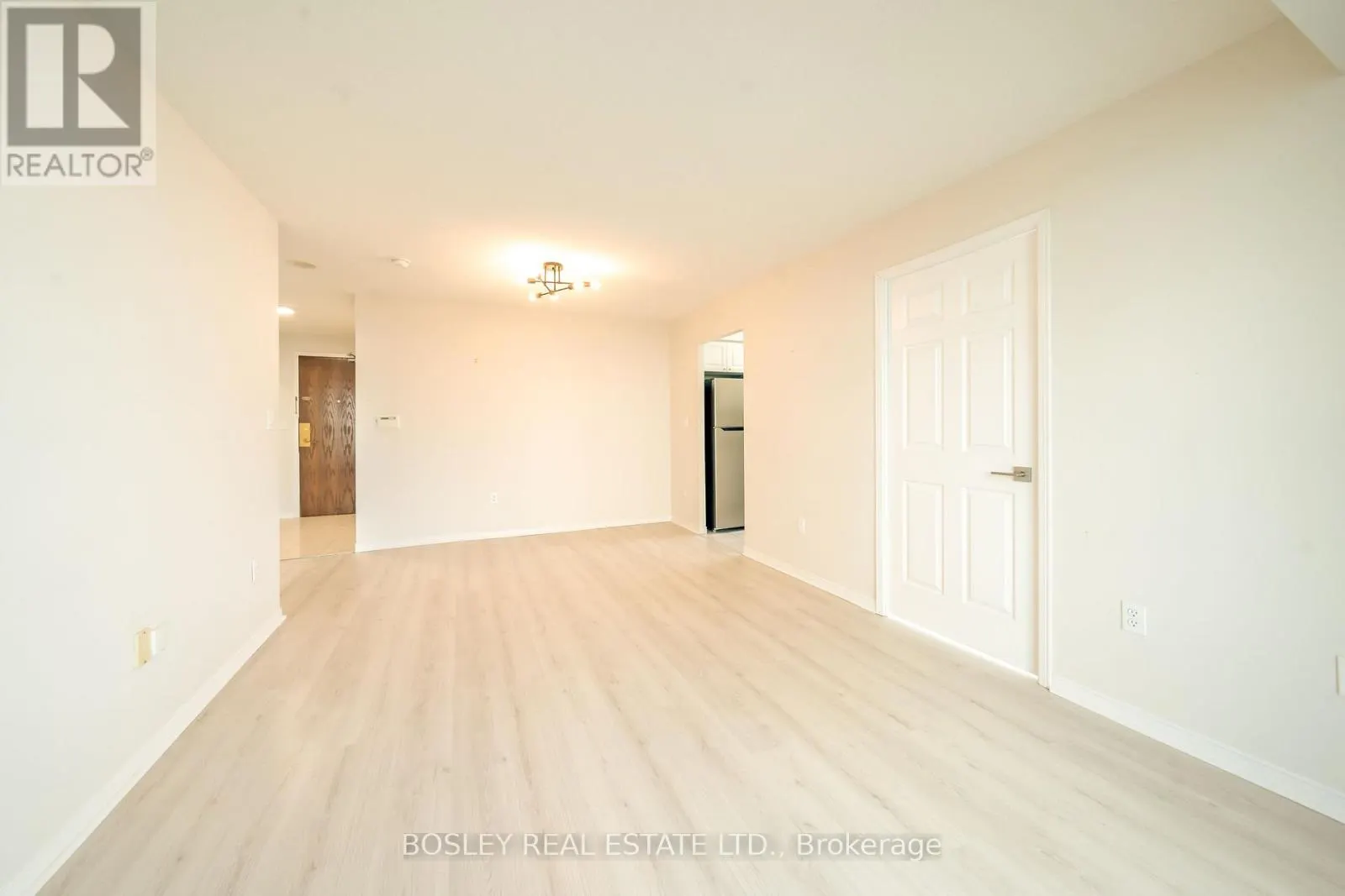 502 - 1 PEMBERTON AVENUE
