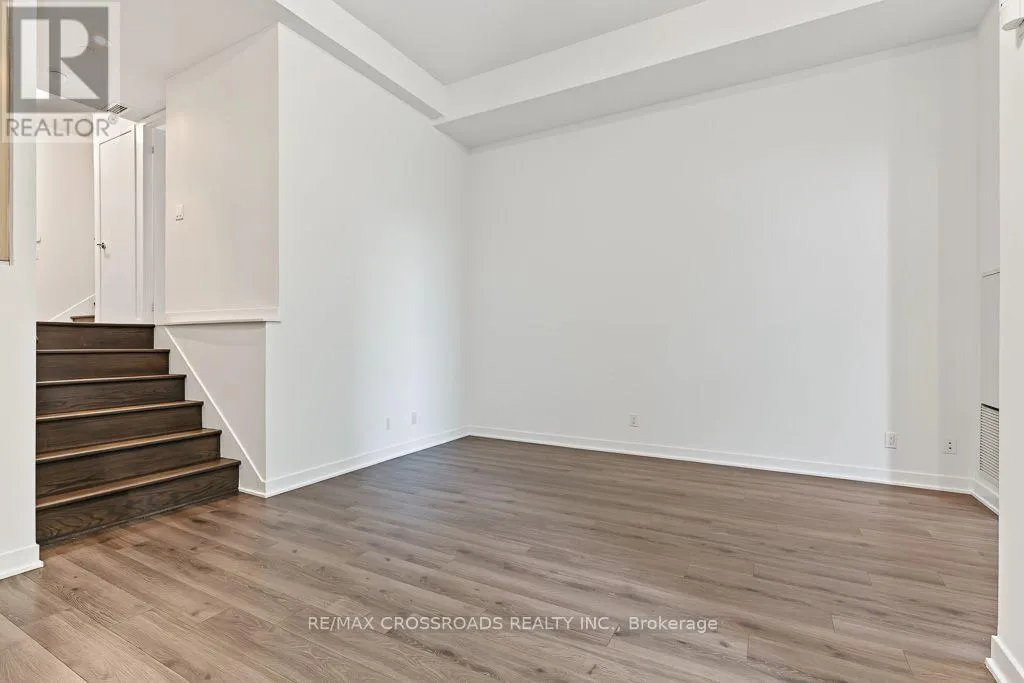 TH05 - 58 QUEENS WHARF ROAD