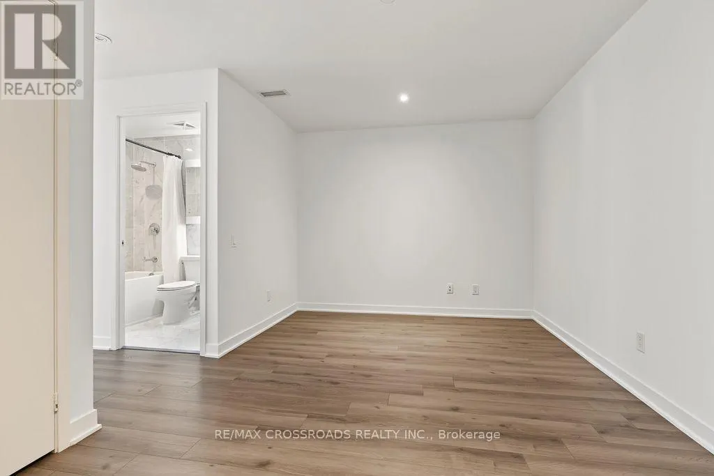TH05 - 58 QUEENS WHARF ROAD