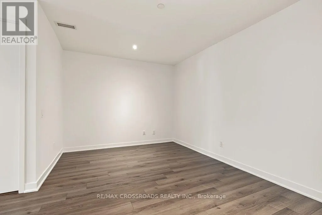 TH05 - 58 QUEENS WHARF ROAD