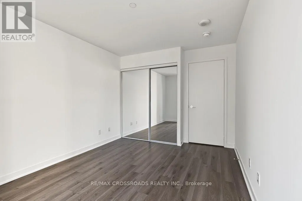 TH05 - 58 QUEENS WHARF ROAD