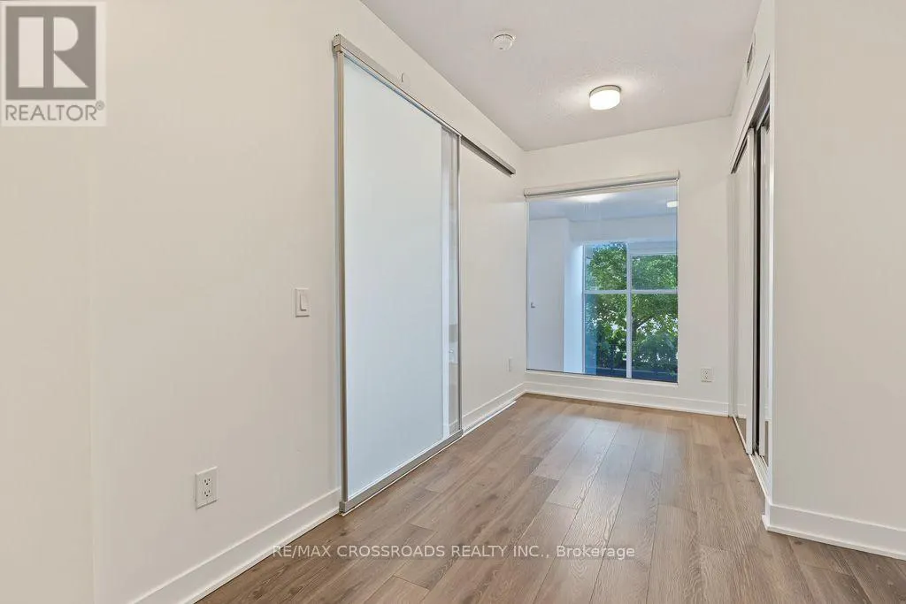 TH05 - 58 QUEENS WHARF ROAD