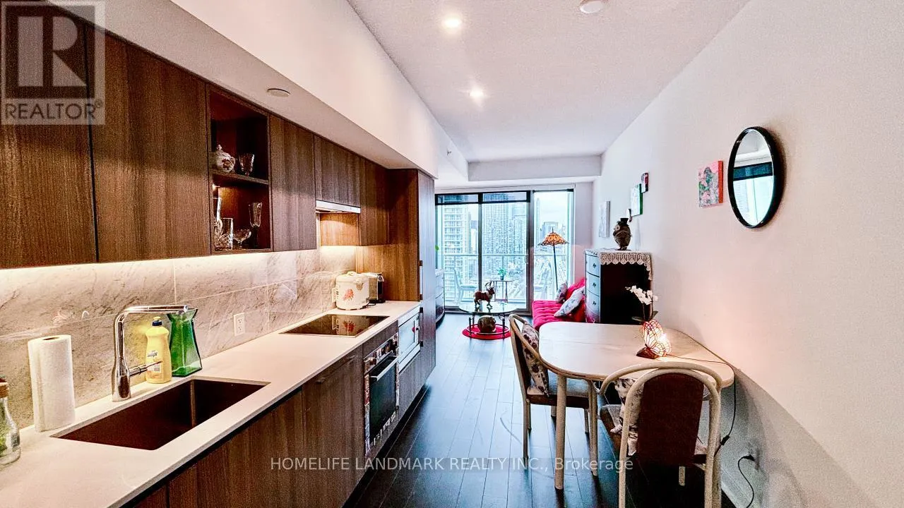 18 - 19 BATHURST STREET