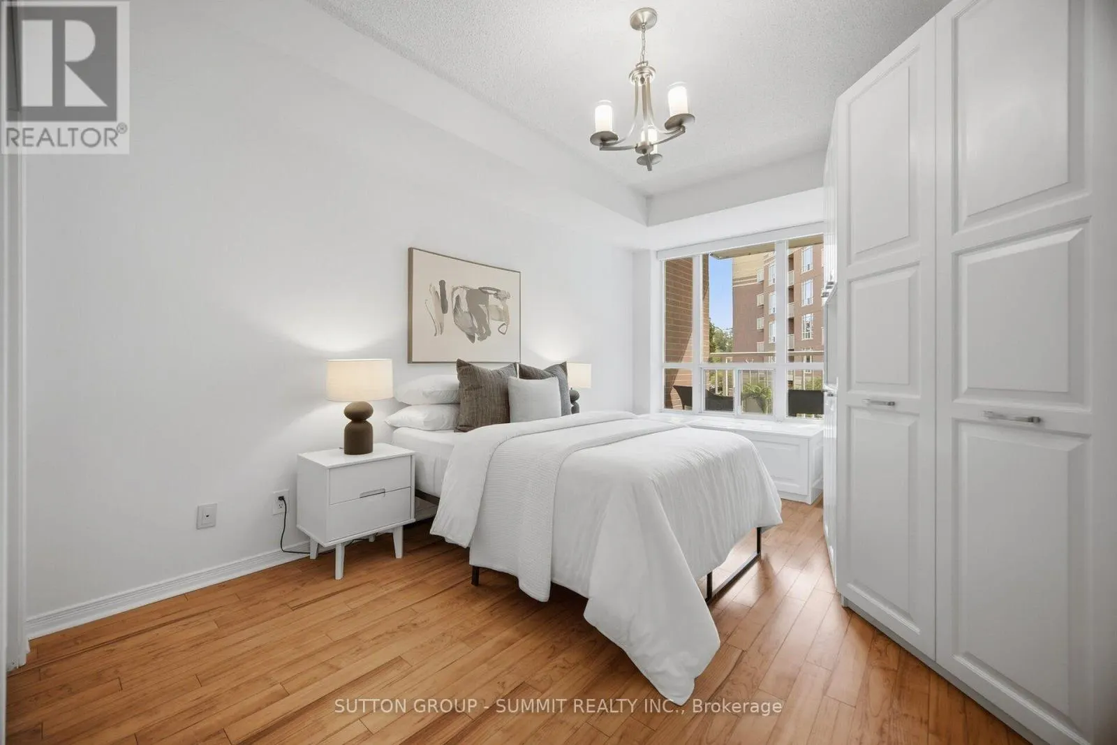 205 - 455 ROSEWELL AVENUE