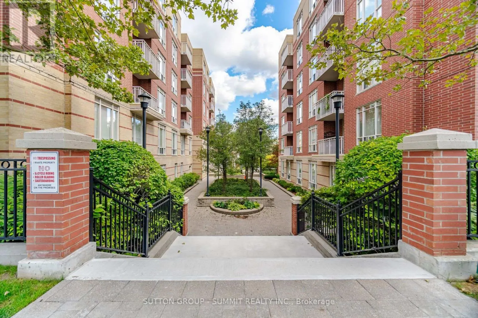 205 - 455 ROSEWELL AVENUE