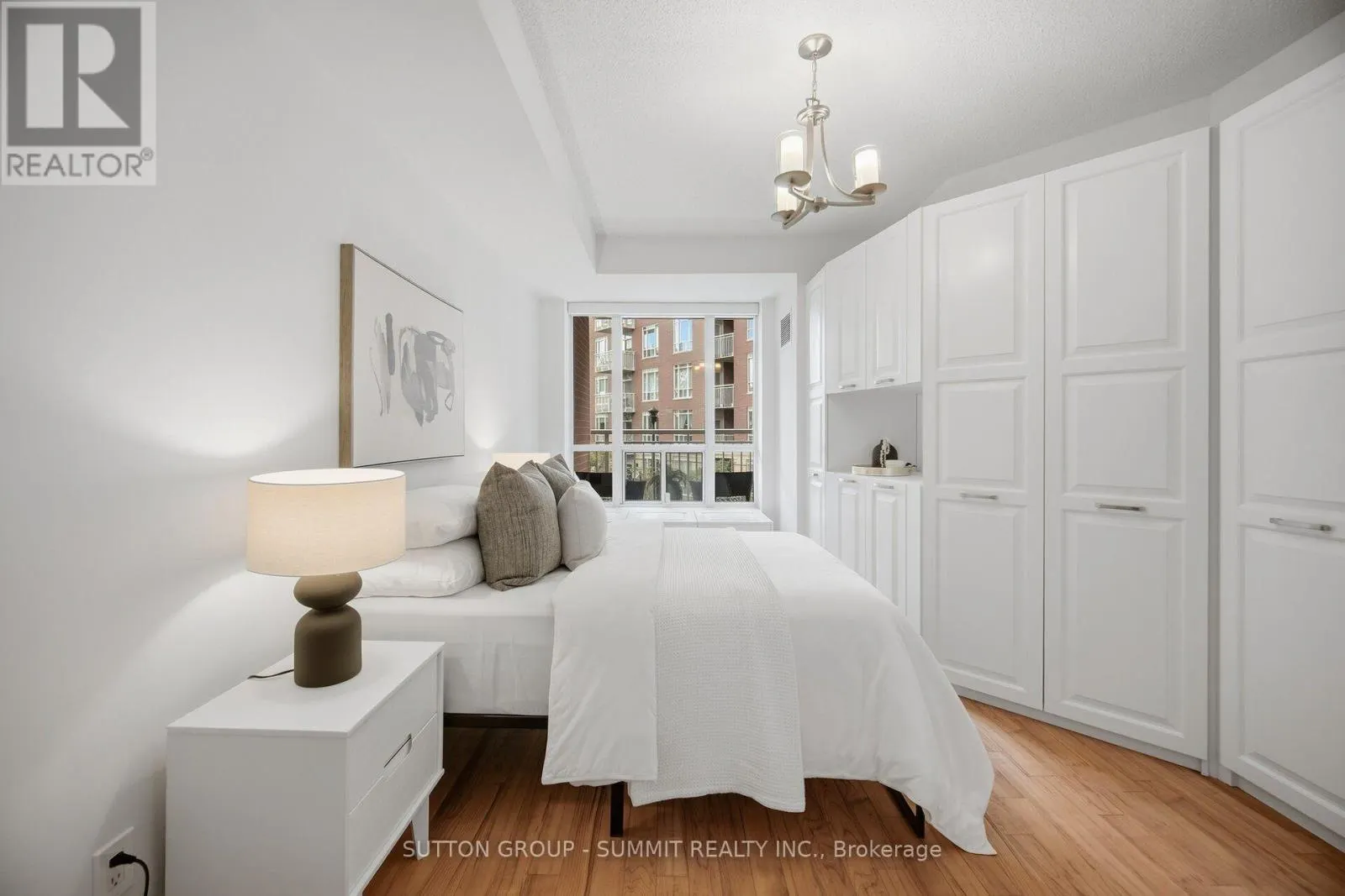 205 - 455 ROSEWELL AVENUE