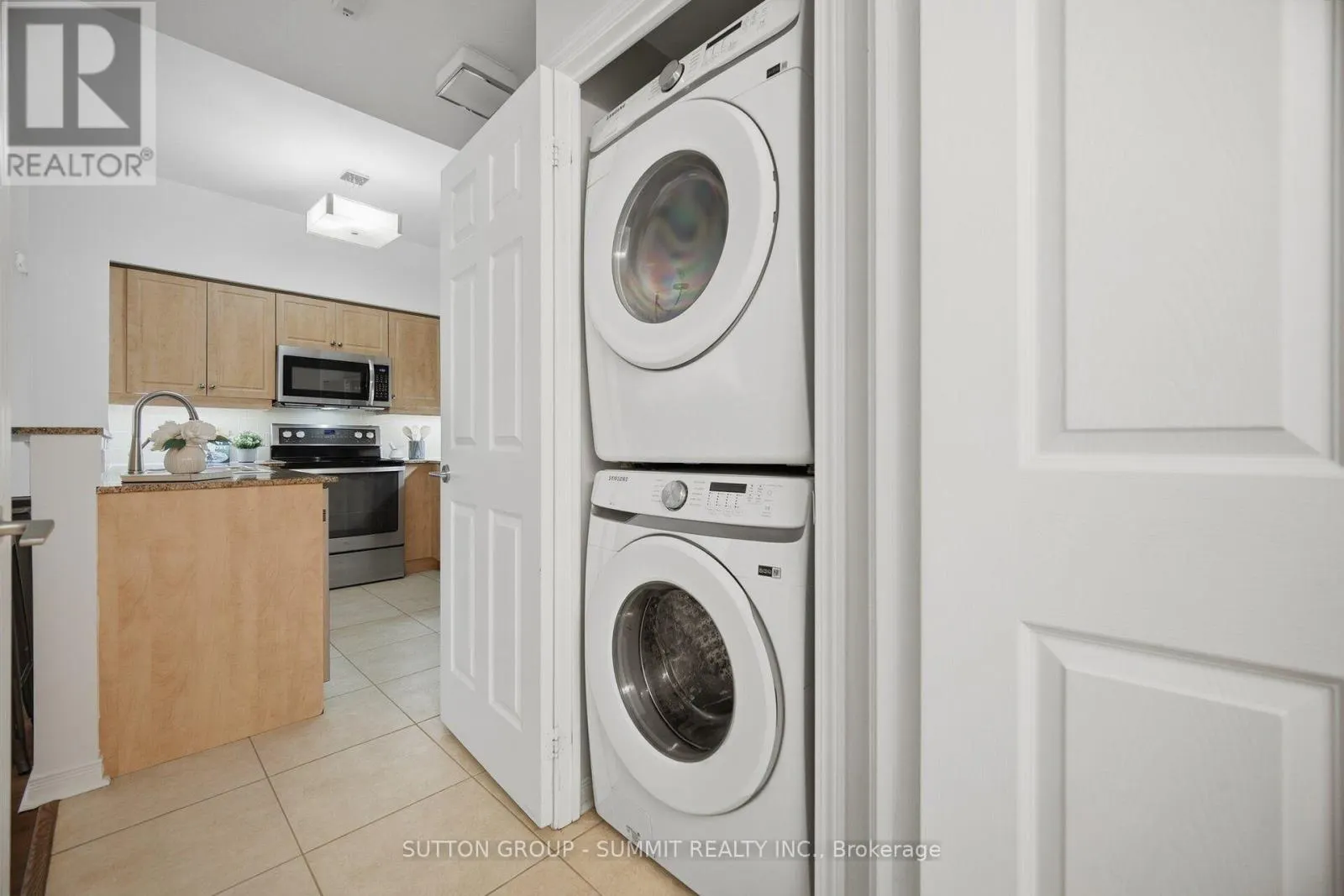 205 - 455 ROSEWELL AVENUE