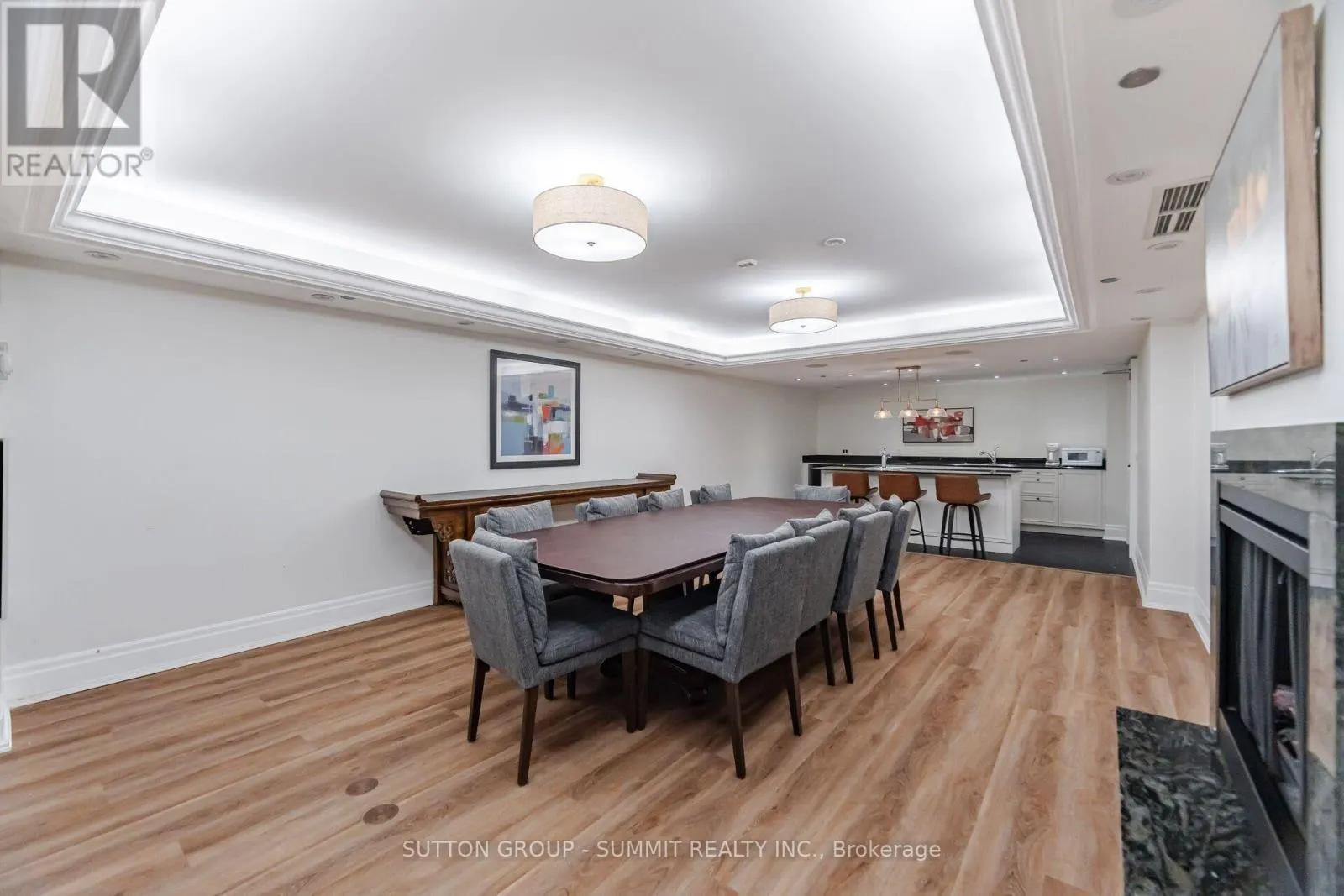 205 - 455 ROSEWELL AVENUE