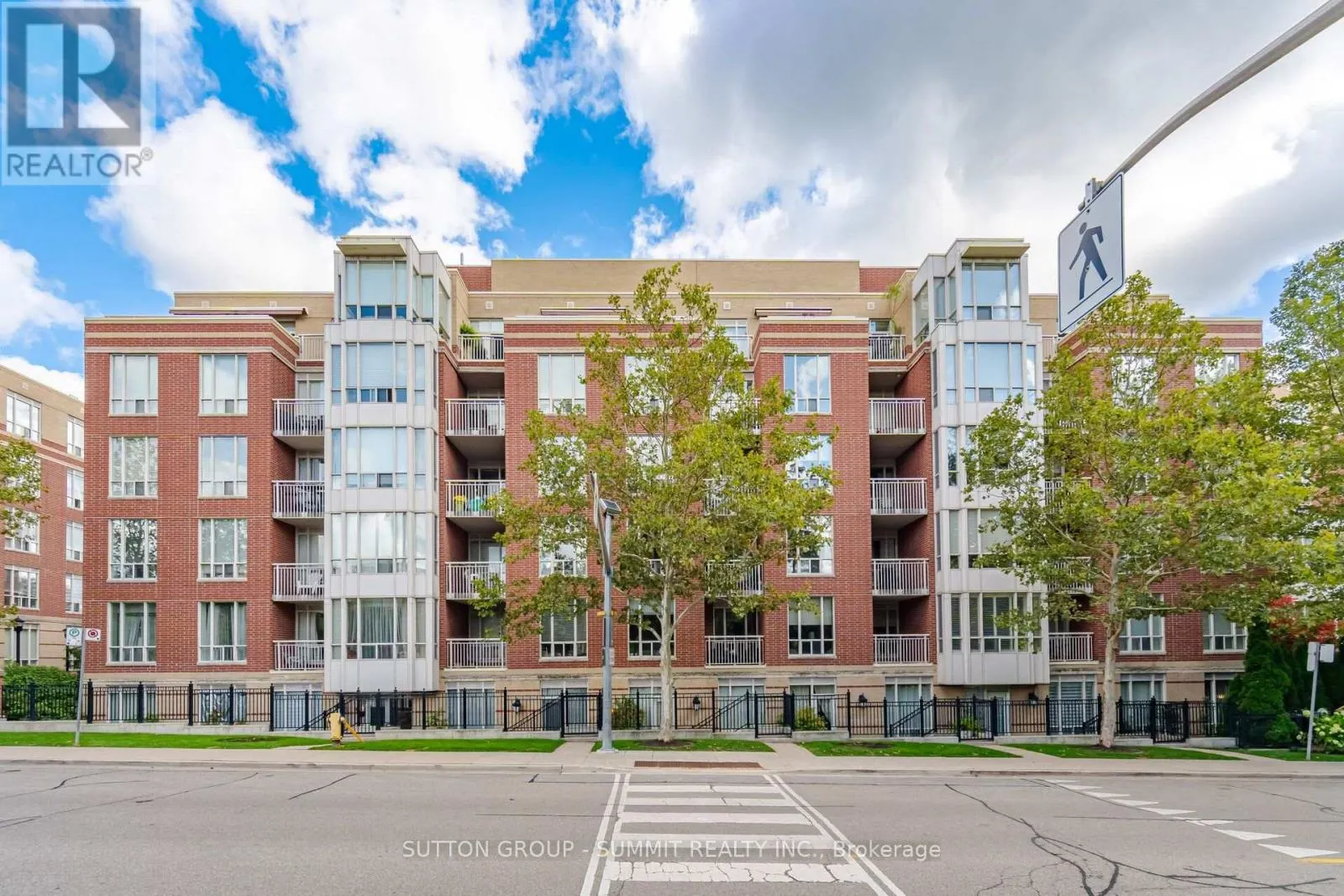 205 - 455 ROSEWELL AVENUE