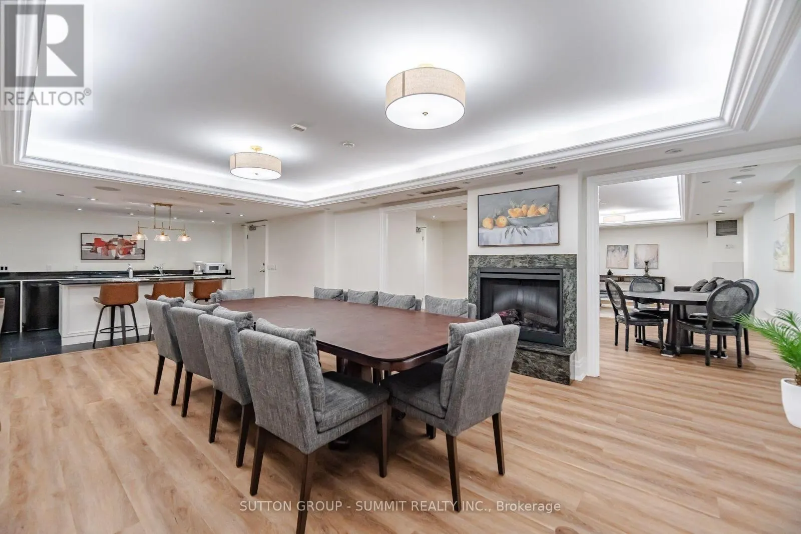 205 - 455 ROSEWELL AVENUE